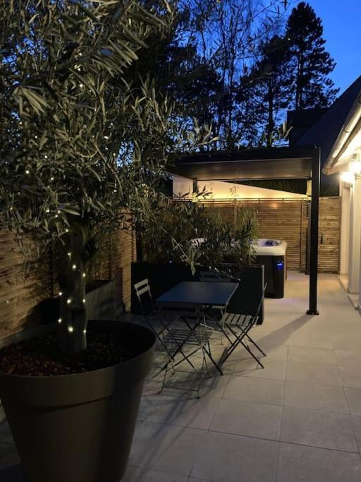 Holiday home & Serenite, Aux Portes De Et De Paris